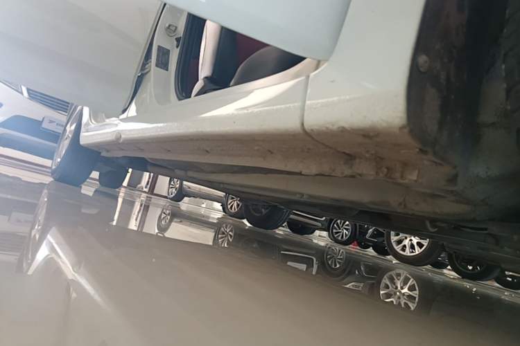 Used Hyundai Verna Ray 2014 1.4L Automatic GLX Right Side Sill