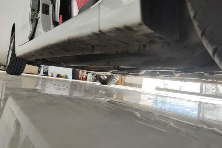 Used Hyundai Verna Ray 2014 1.4L Automatic GLX Right Side Sill