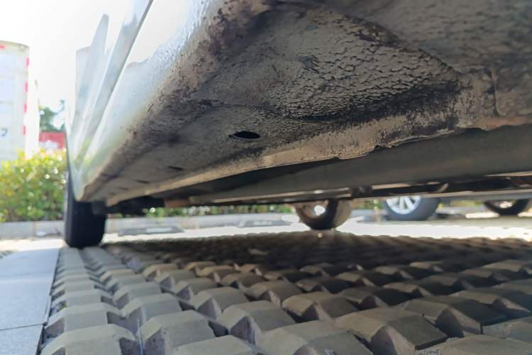 Used Hyundai Verna Ray 2014 1.4L Manual GLX Right Side Sill