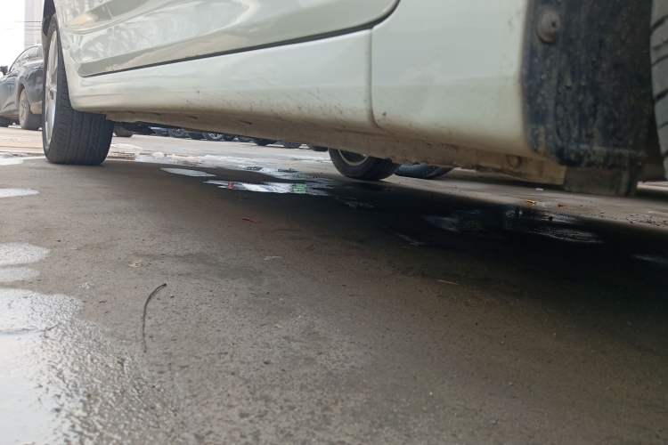 Used Hyundai Verna Ray 2014 1.4L Automatic GLX Right Side Sill