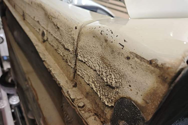 Used Hyundai Verna Ray 2014 1.4L Manual GLX Right Side Sill