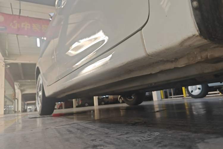 Used Hyundai Verna Ray 2014 1.4L Automatic GLX Right Side Sill