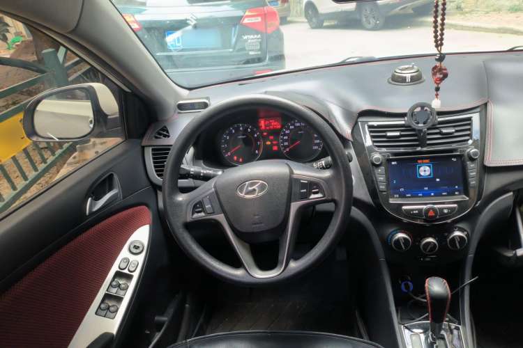 Used Hyundai Verna Ray 2014 1.6L Automatic TOP Steering Wheel