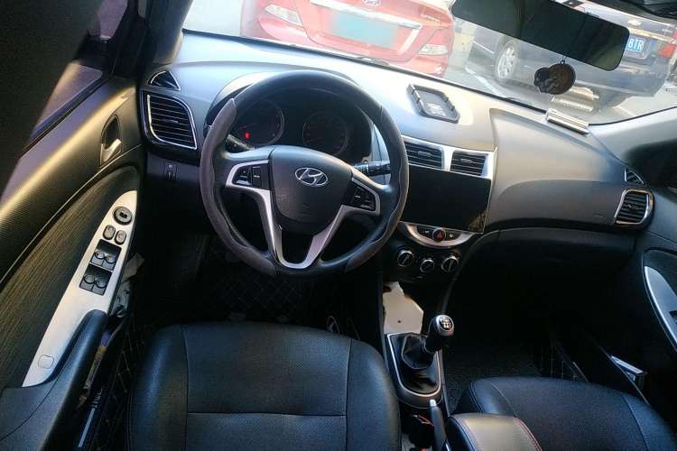 Used Hyundai Verna Ray 2014 1.4L Manual GLX Steering Wheel