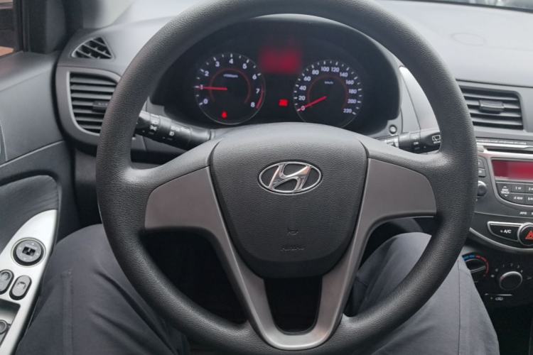 Used Hyundai Verna Ray 2014 1.4L Manual GLX Steering Wheel