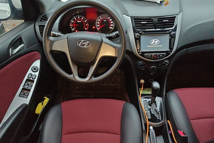 Used Hyundai Verna Ray 2014 1.4L Automatic GLX Steering Wheel