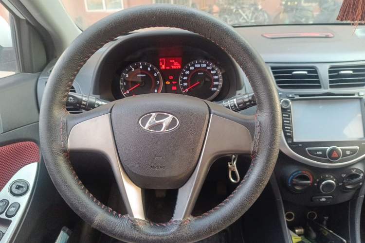 Used Hyundai Verna Ray 2014 1.4L Manual GLX Steering Wheel