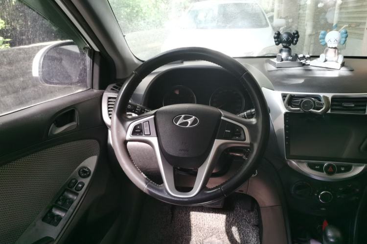 Used Hyundai Verna Ray 2014 1.4L Automatic GLX Steering Wheel