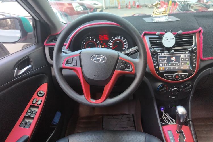 Used Hyundai Verna Ray 2014 1.6L Automatic TOP Steering Wheel