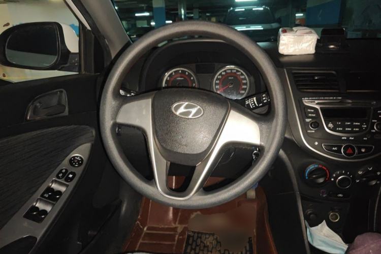 Used Hyundai Verna Ray 2014 1.4L Manual GLX Steering Wheel