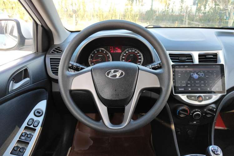 Used Hyundai Verna Ray 2014 1.4L Manual GLX Steering Wheel