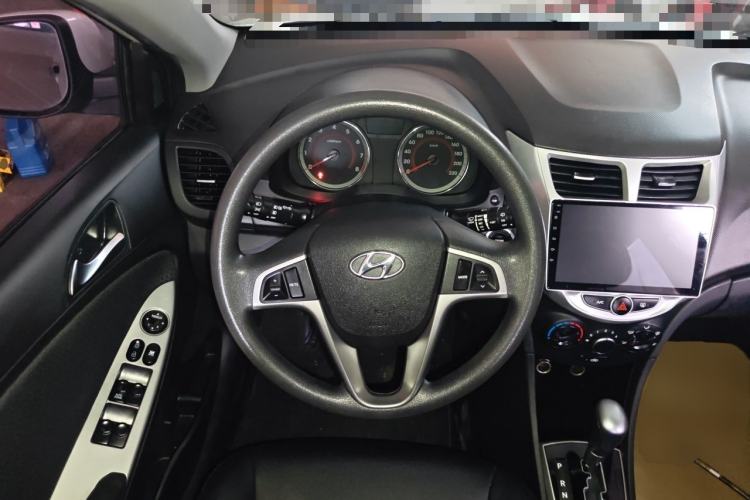 Used Hyundai Verna Ray 2014 1.6L Automatic TOP Steering Wheel