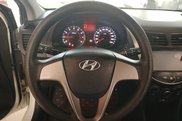 Used Hyundai Verna Ray 2014 1.4L Manual GLX Steering Wheel