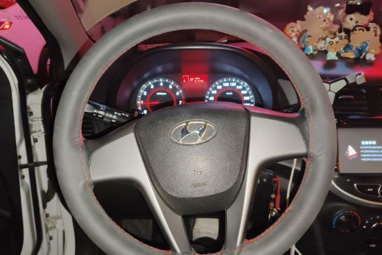 Used Hyundai Verna Ray 2014 1.4L Automatic GLX Steering Wheel