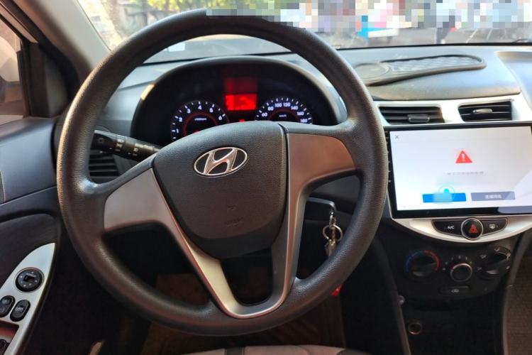 Used Hyundai Verna Ray 2014 1.4L Manual GLX Steering Wheel