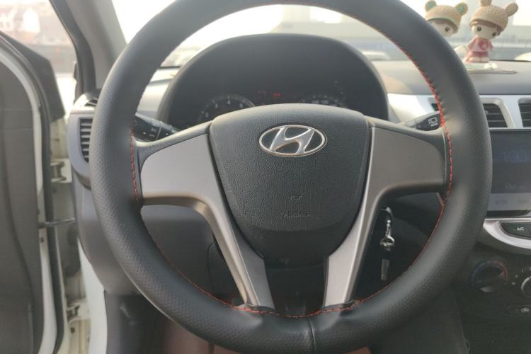 Used Hyundai Verna Ray 2014 1.4L Manual GLX Steering Wheel