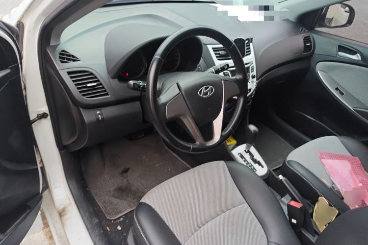 Used Hyundai Verna Ray 2014 1.4L Automatic GLX Steering Wheel