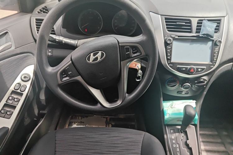 Used Hyundai Verna Ray 2014 1.4L Automatic GLX Steering Wheel