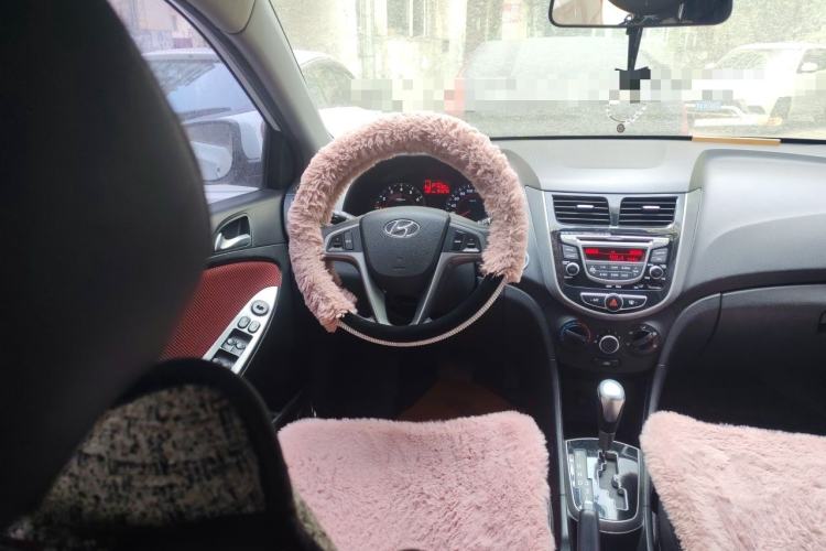 Used Hyundai Verna Ray 2014 1.6L Automatic TOP Steering Wheel