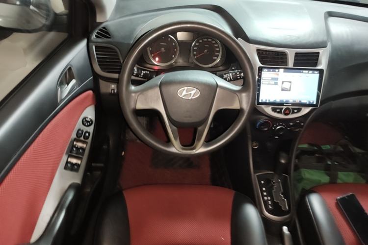 Used Hyundai Verna Ray 2014 1.4L Automatic GLX Steering Wheel