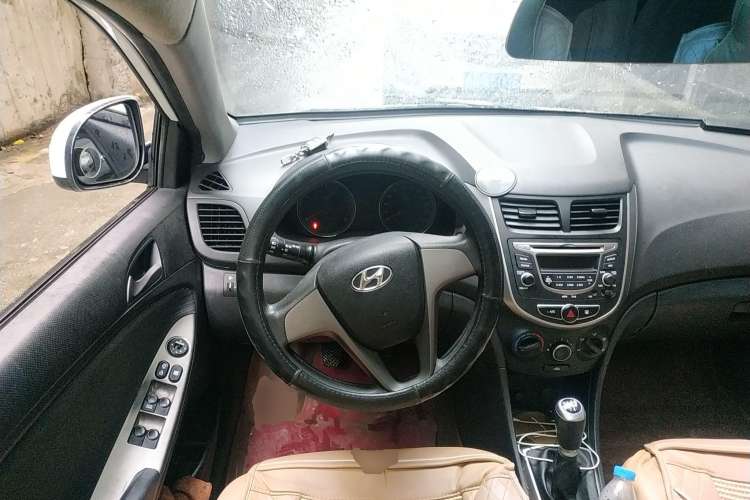 Used Hyundai Verna Ray 2014 1.4L Manual GLX Steering Wheel