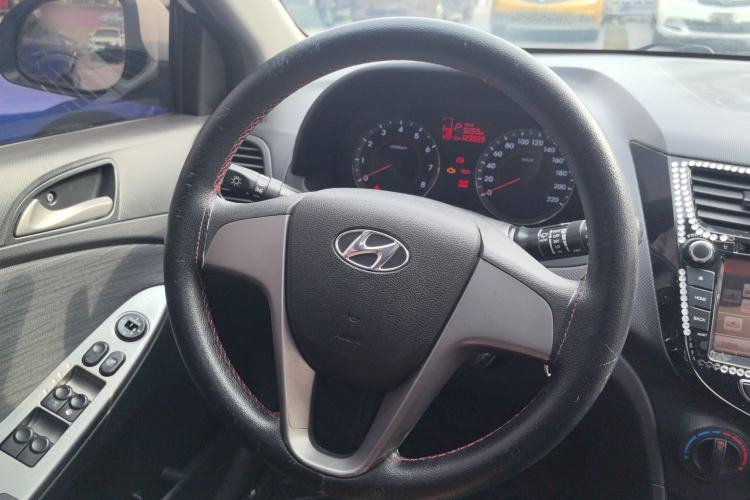 Used Hyundai Verna Ray 2014 1.4L Automatic GLX Steering Wheel