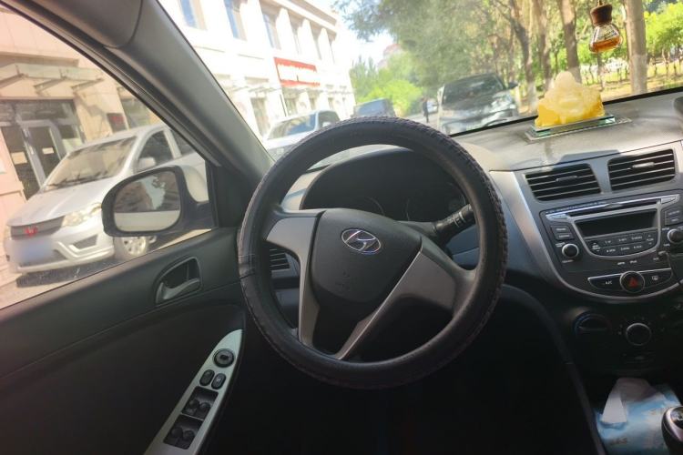Used Hyundai Verna Ray 2014 1.4L Manual GLX Steering Wheel