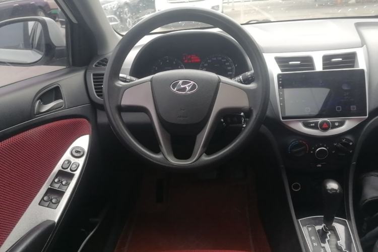 Used Hyundai Verna Ray 2014 1.4L Automatic GLX Steering Wheel