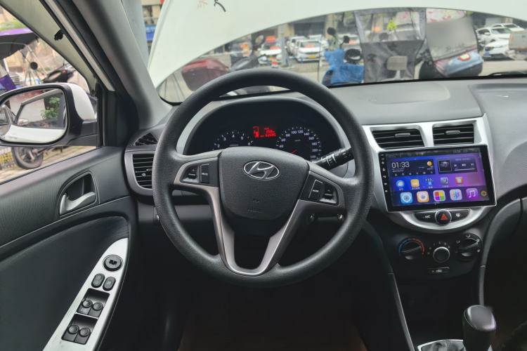 Used Hyundai Verna Ray 2014 1.4L Manual GLX Steering Wheel