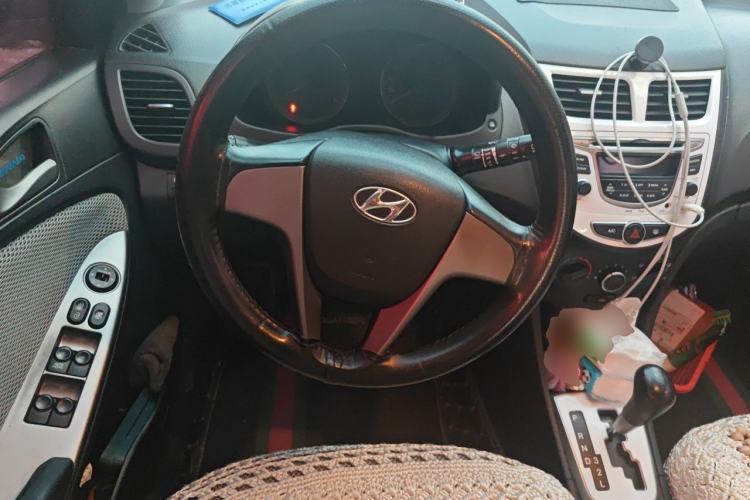 Used Hyundai Verna Ray 2014 1.4L Automatic GLX Steering Wheel