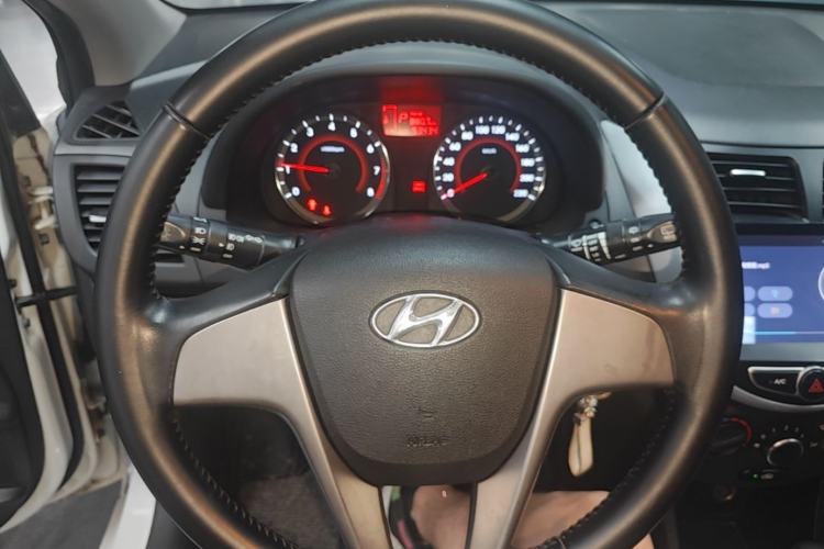 Used Hyundai Verna Ray 2014 1.4L Automatic GLX Steering Wheel
