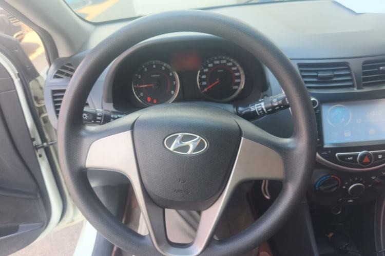 Used Hyundai Verna Ray 2014 1.4L Manual GLX Steering Wheel