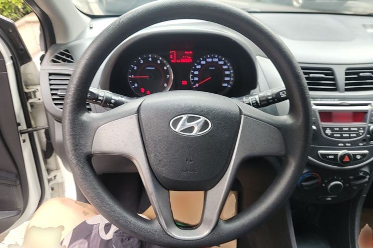 Used Hyundai Verna Ray 2014 1.4L Manual GLX Steering Wheel