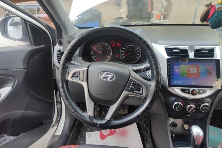 Used Hyundai Verna Ray 2014 1.6L Automatic TOP Steering Wheel