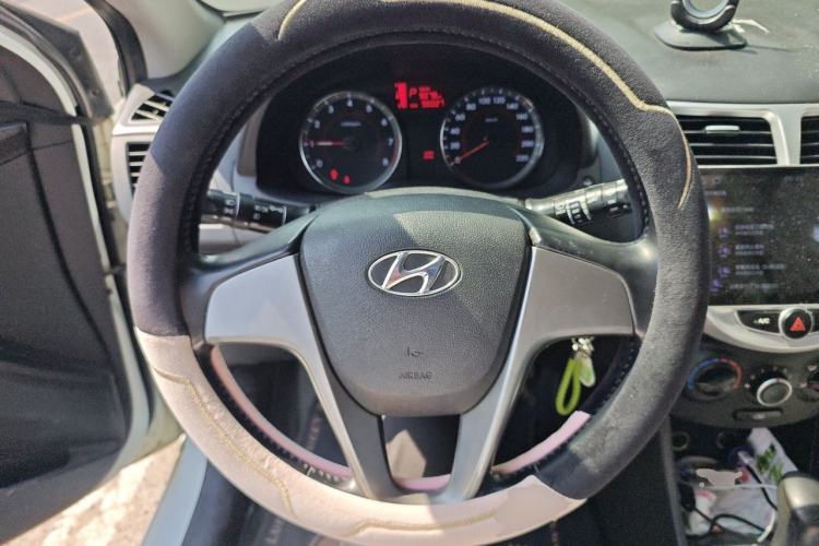 Used Hyundai Verna Ray 2014 1.4L Automatic GLX Steering Wheel