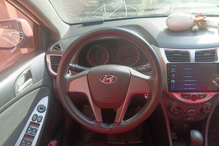 Used Hyundai Verna Ray 2014 1.4L Automatic GLX Steering Wheel