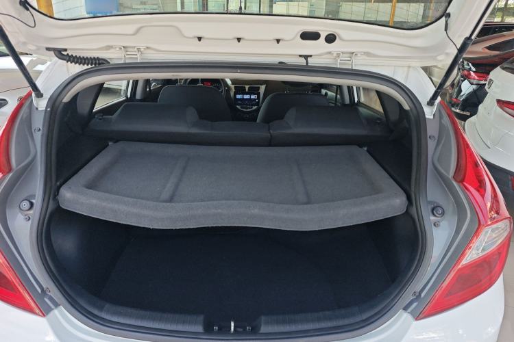 Used Hyundai Verna Ray 2014 1.4L Manual GLX Trunk