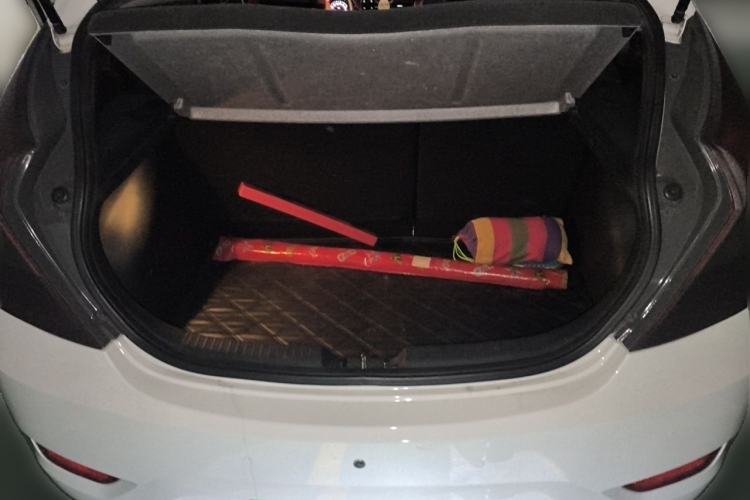 Used Hyundai Verna Ray 2014 1.6L Automatic TOP Trunk
