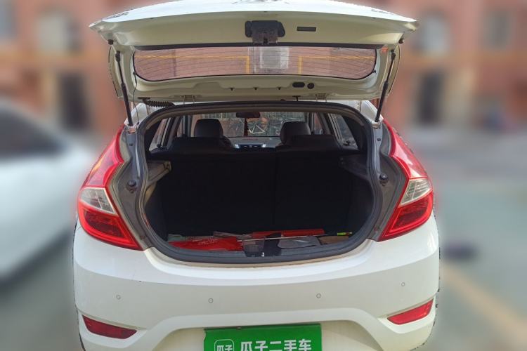 Used Hyundai Verna Ray 2014 1.4L Manual GLX Trunk
