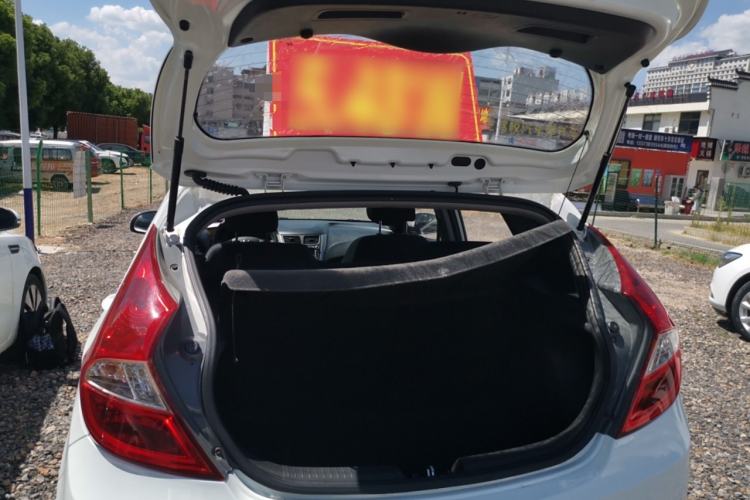 Used Hyundai Verna Ray 2014 1.4L Automatic GLX Trunk
