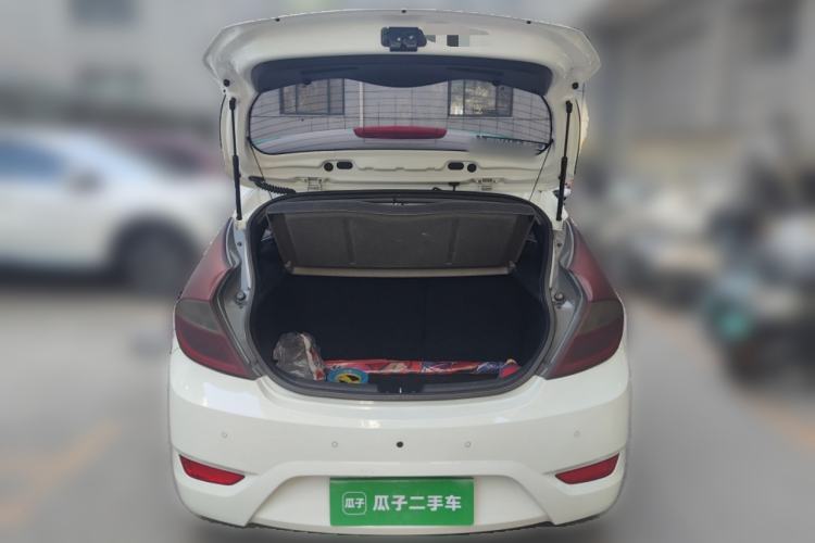 Used Hyundai Verna Ray 2014 1.6L Automatic TOP Trunk