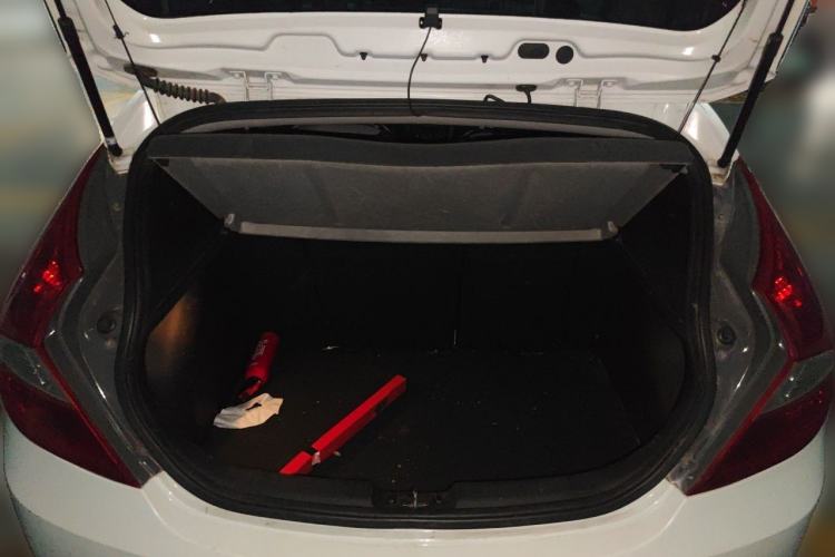 Used Hyundai Verna Ray 2014 1.4L Manual GLX Trunk