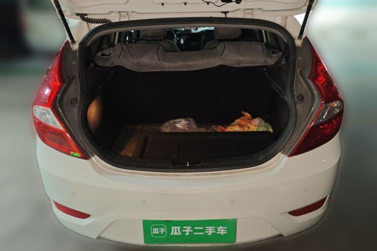 Used Hyundai Verna Ray 2014 1.4L Automatic GLX Trunk