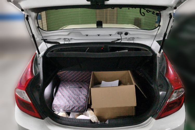 Used Hyundai Verna Ray 2014 1.4L Automatic GLX Trunk
