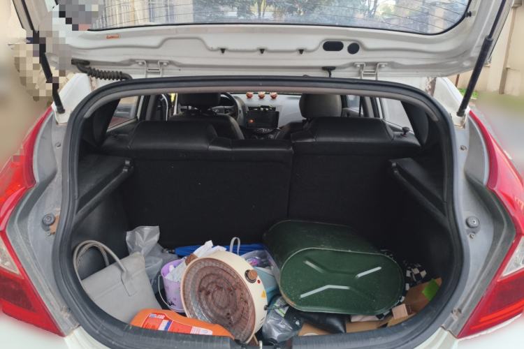 Used Hyundai Verna Ray 2014 1.4L Automatic GLX Trunk