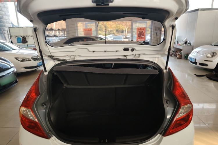Used Hyundai Verna Ray 2014 1.4L Manual GLX Trunk
