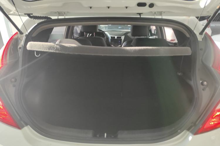 Used Hyundai Verna Ray 2014 1.4L Automatic GLX Trunk