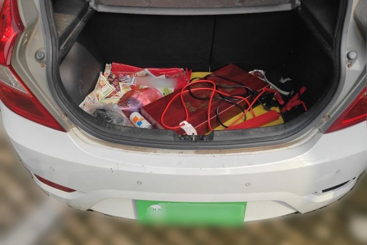 Used Hyundai Verna Ray 2014 1.6L Automatic TOP Trunk