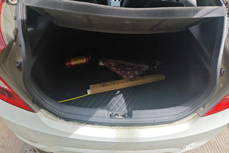 Used Hyundai Verna Ray 2014 1.4L Automatic GLX Trunk