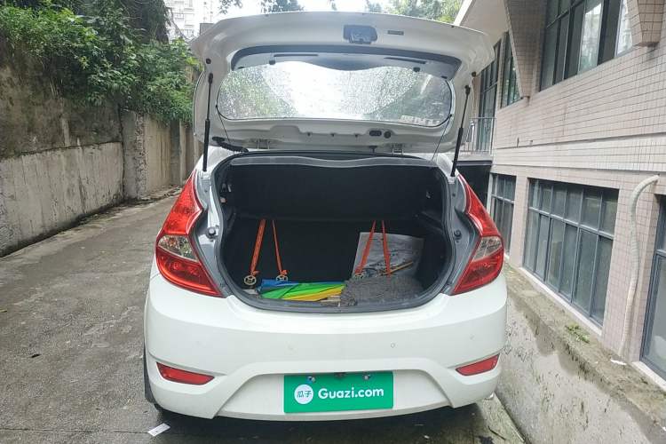 Used Hyundai Verna Ray 2014 1.4L Manual GLX Trunk
